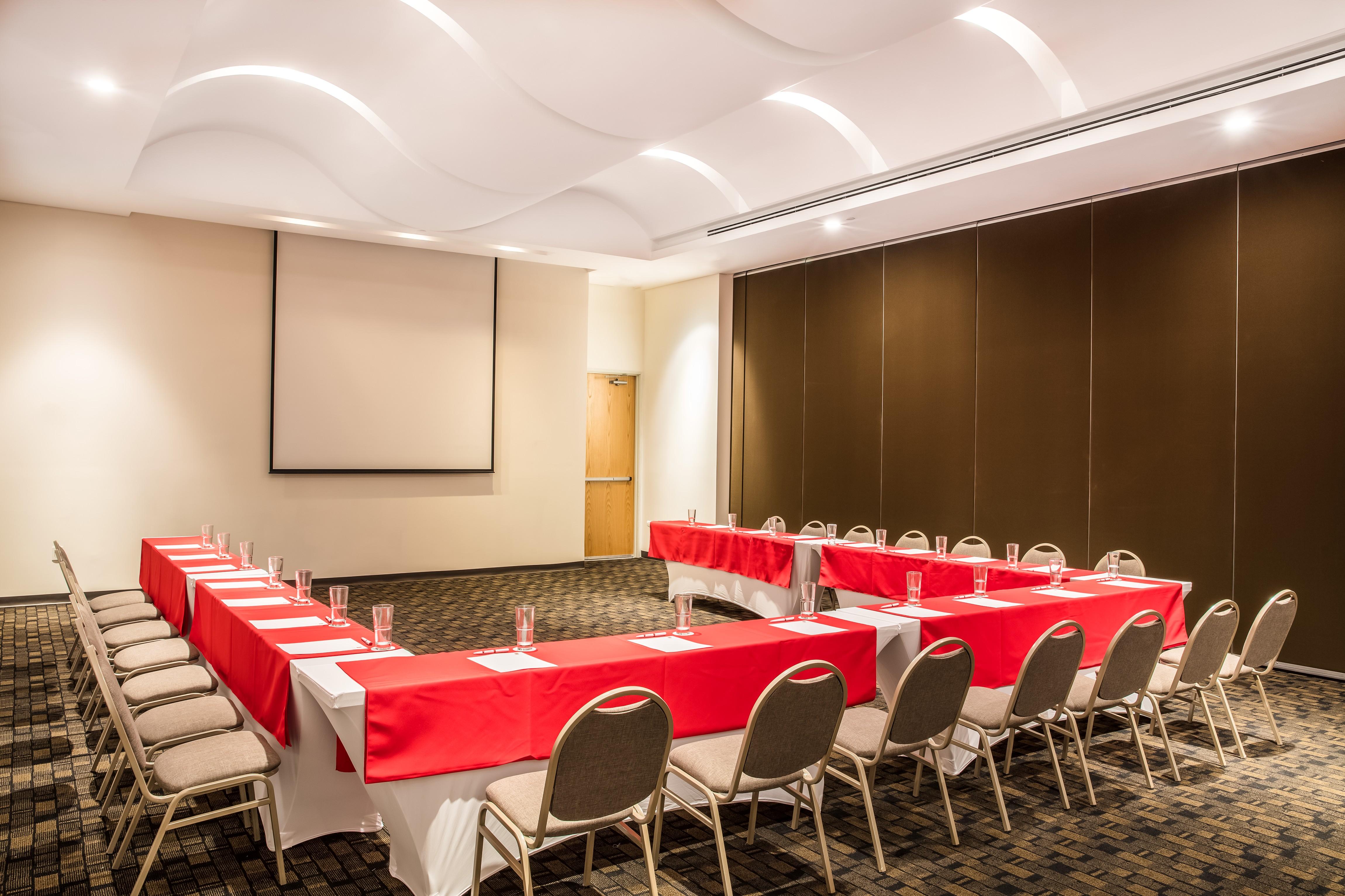 Fiesta Inn Silao Puerto Interior Buitenkant foto