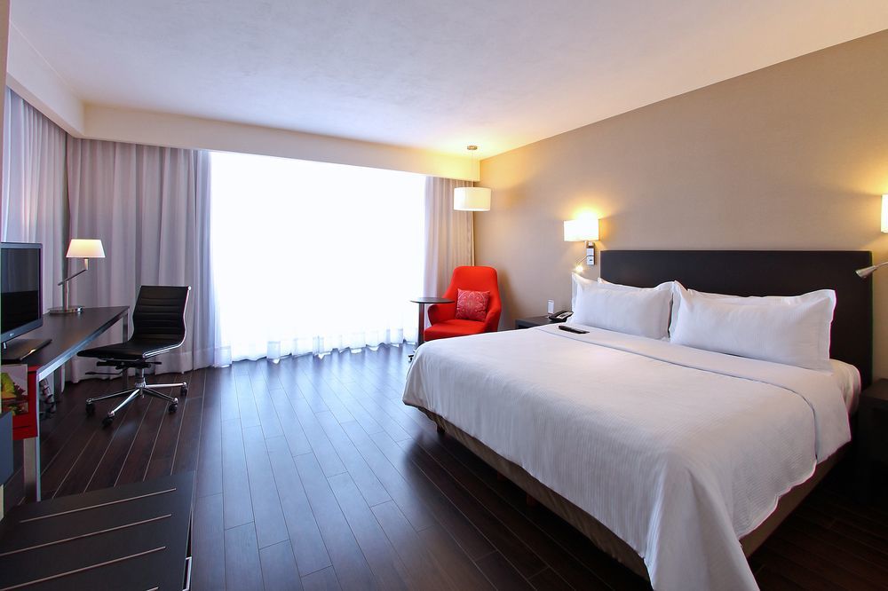 Fiesta Inn Silao Puerto Interior Buitenkant foto